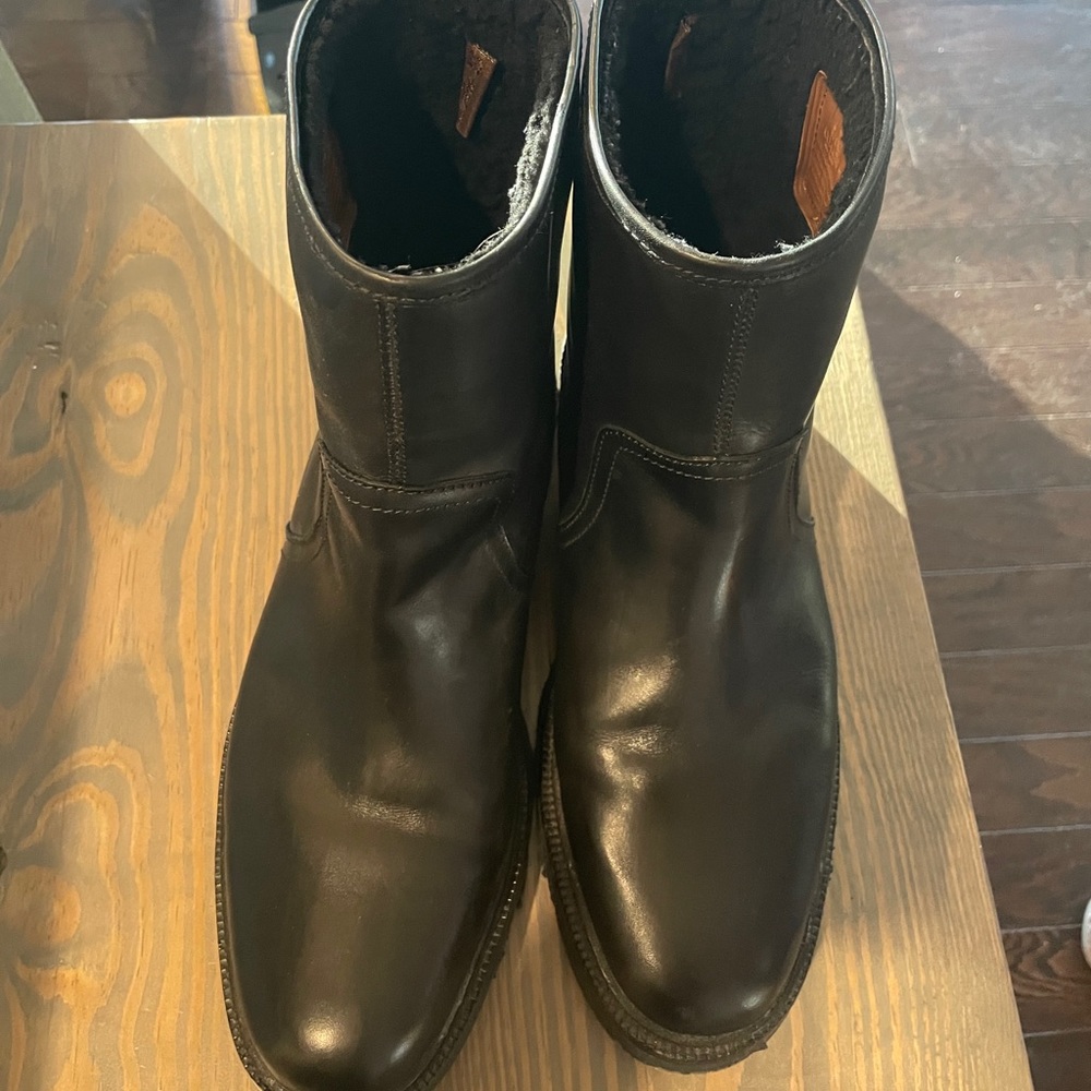 Beautiful & warm authentic Coach men dress boots.